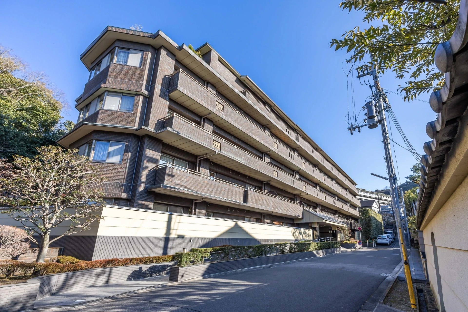 ファミール・グラン岡崎東山荘　エントランス